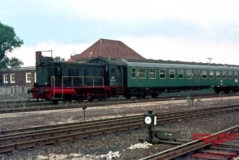 236 212-7 in Emden Hbf 1974